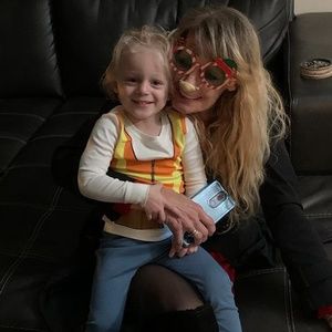 Meet your Posher, Debbie